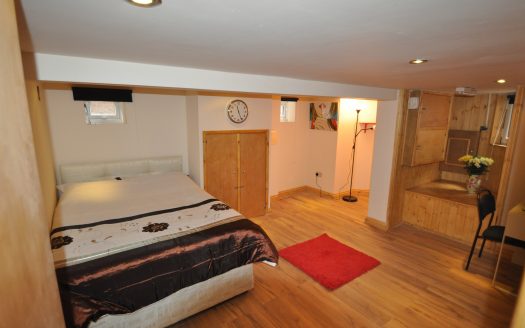 4 Zulla Road, NG3 5BY Nottingham