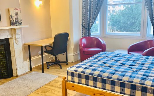 4 Zulla Road, NG3 5BY Nottingham