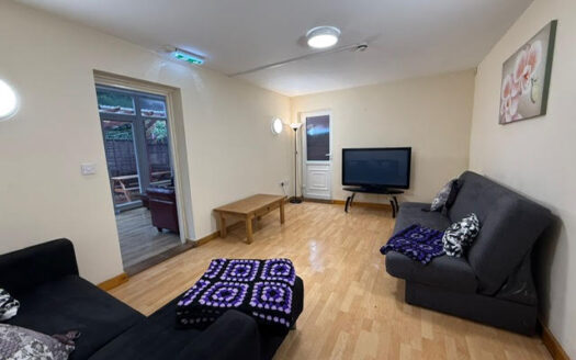 15 Russell Road NG7 6HD, Nottingham