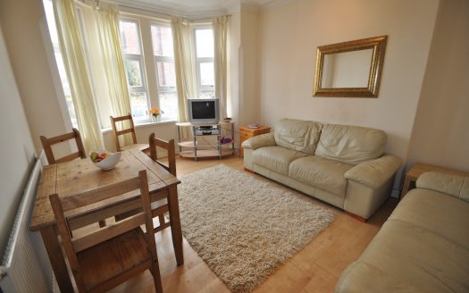 33 Russell Road NG7 6HD Nottingham